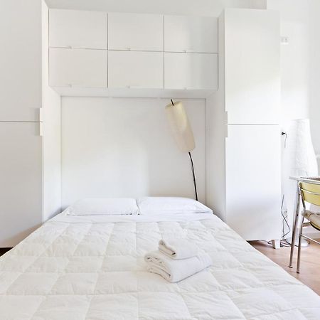 Milano Famagosta Cosy Studio Exterior photo