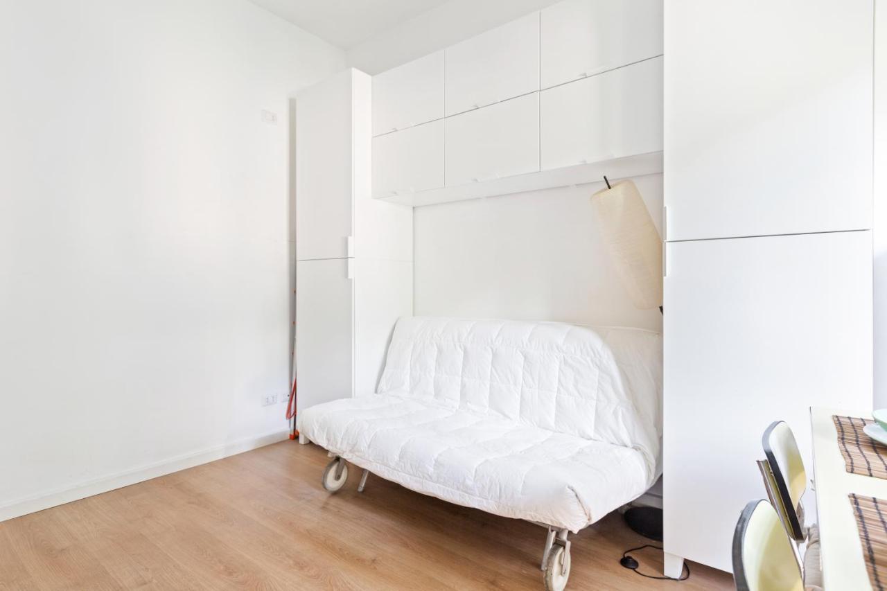 Milano Famagosta Cosy Studio Exterior photo